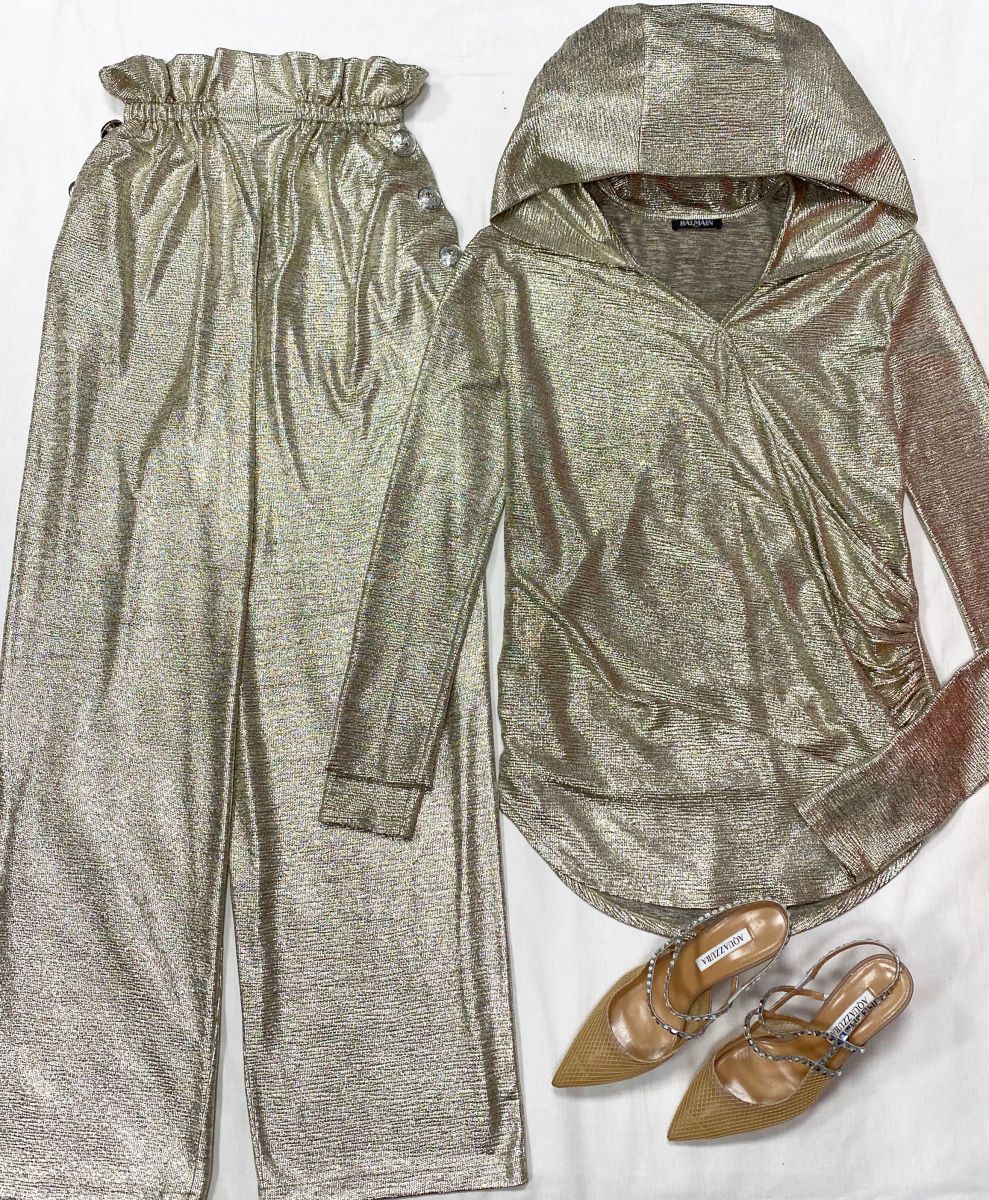 Костюм Balmain размер 38 цена 62 620 руб Босоножки Aquazzura размер 38 цена 46 965 руб
