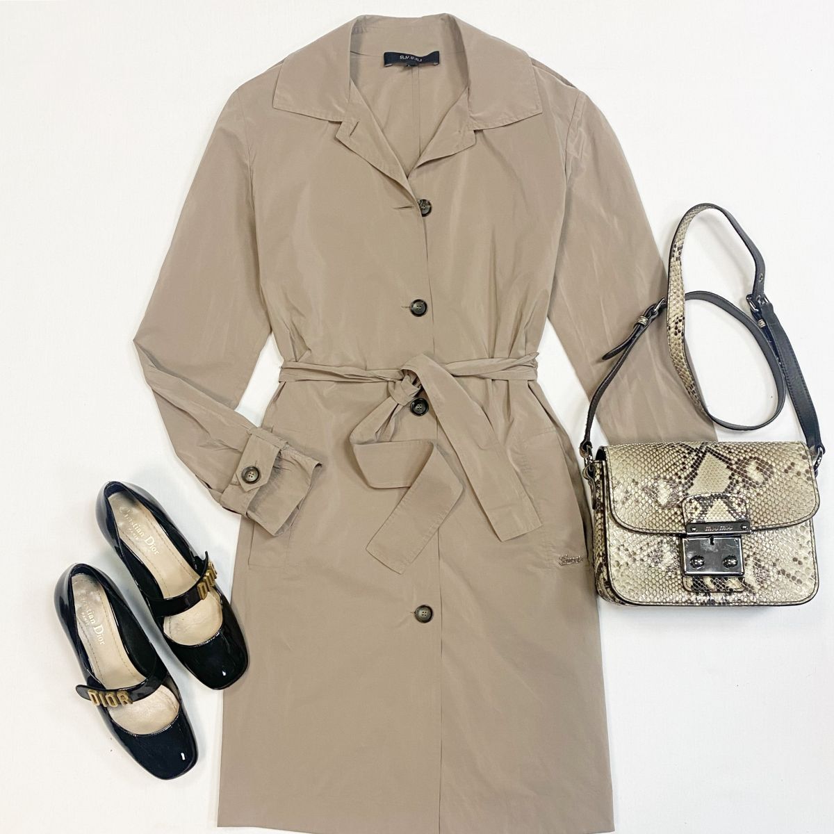 Плащ Gucci размер XS цена 7 693 рубТуфли Dior размер 36.5 цена 38 463 рубСумка Miu Miu