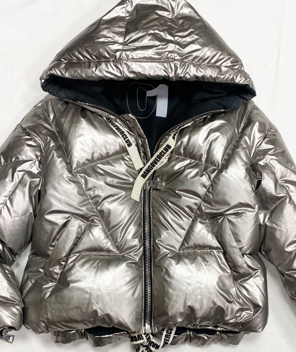 Пуховик khrisjoy размер 42 цена 23 483 рубБотинки Louis Vuitton размер 37.5 цена 23 483 руб