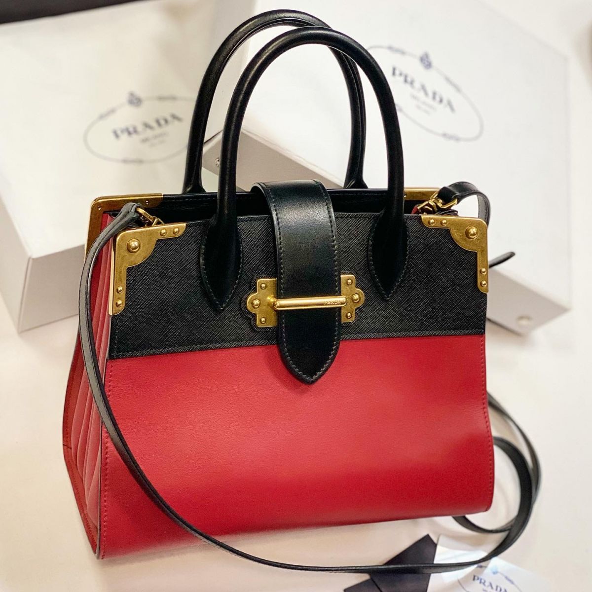 Сумка Prada размер 25/20 цена 76 925 руб / новая / карточки / 