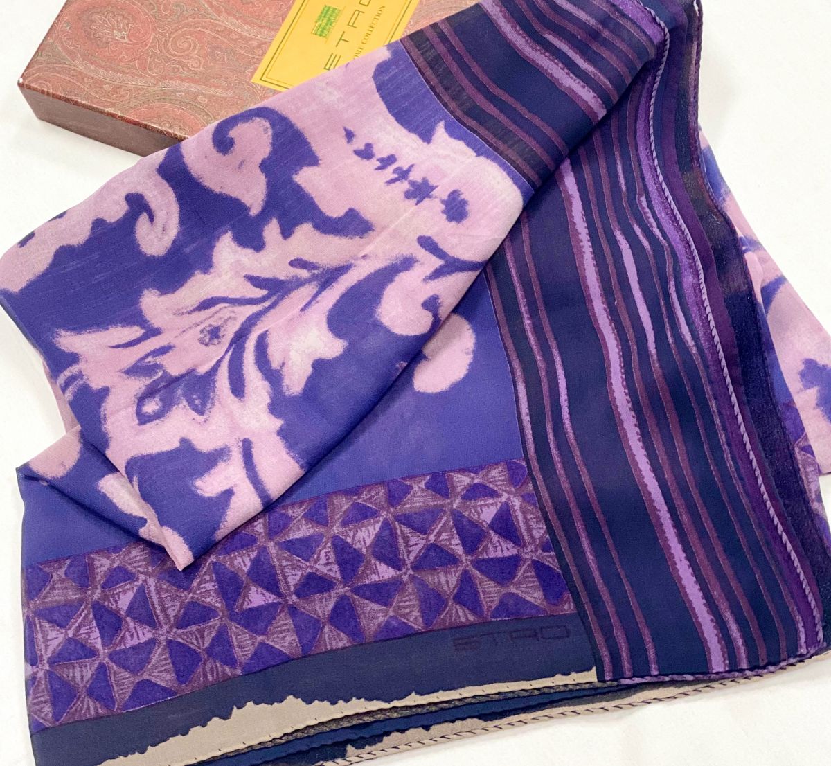 Платок / шифон / Etro размер 140/140 цена 6 154