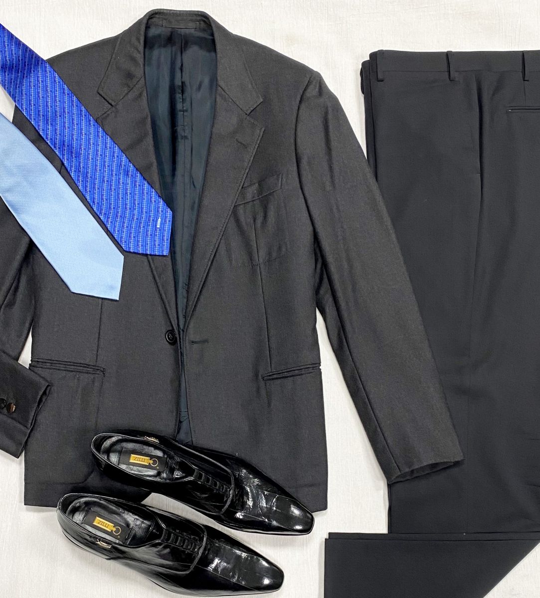 #mechtamen Пиджак Lanvin размер 48 цена 9 393 руб
Брюки Corneliani размер 56 цена 7 828 руб
Туфли Zilli размер 45 цена 23 483 руб