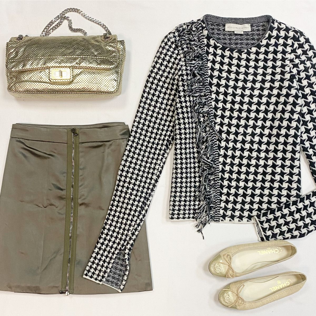 Кофта Stella McCartney размер 40 цена 7 693 рубЮбка Brunello Cucinelli раза 42 цена 2 308 рубБалетки Chanel размер 35 цена 15 385 рубСумка Chanel