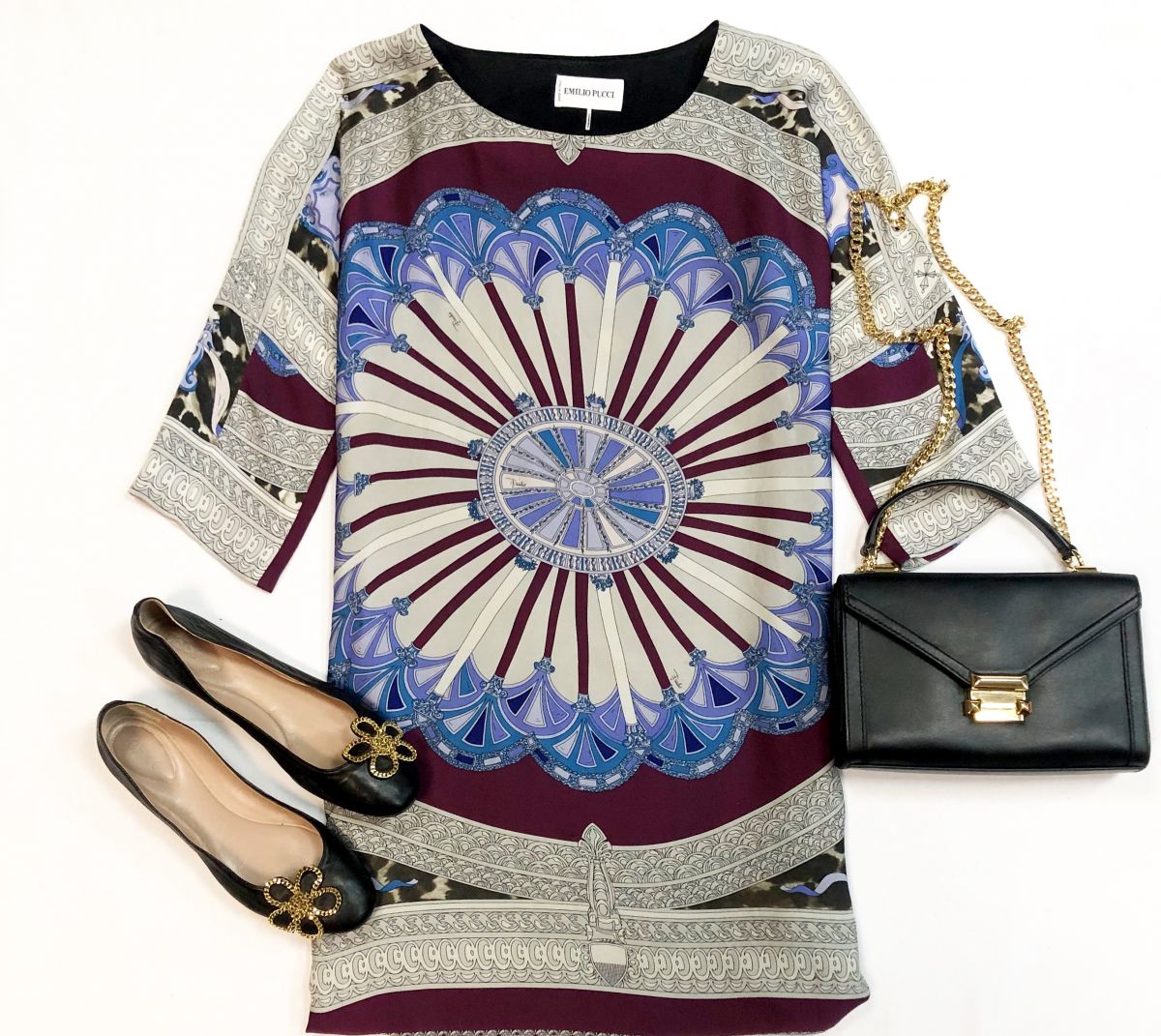 Платье Emilio Pucci размер 38 цена 6 154 рубБалетки Chloe размер 40 цена 15 385 рубСумка Michael Kors