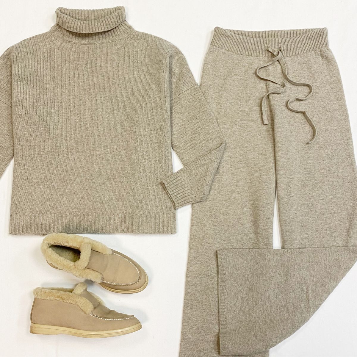 Костюм Max Mara размер 40 цена 7 693 рубЛоферы 12 Storeez размер 37 цена 9 231 руб