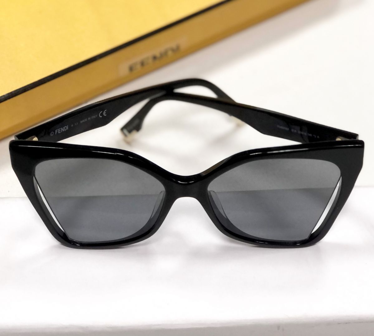 Очки Fendi цена 7 828 руб
