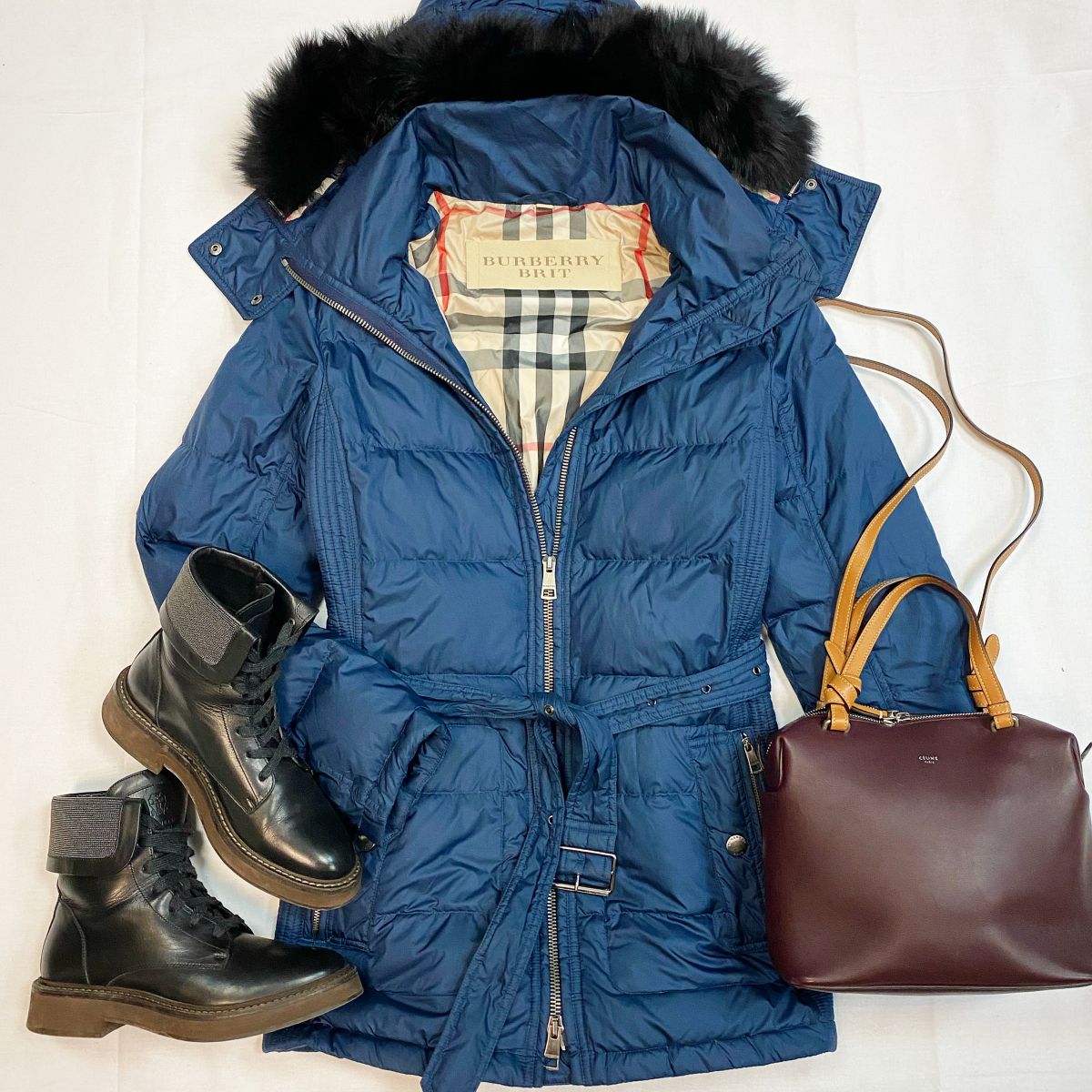 Пуховик Burberry размер L цена 23 078 руб Ботинки Brunello Cucinelli размер 37 цена 38 463 руб Сумка Celine