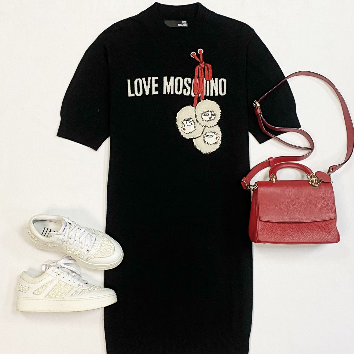 Платье Love Moschino размер 44 цена 6 154 рубКеды Jimmy Choo размер 37.5 цена 23 078 рубСумка Dior