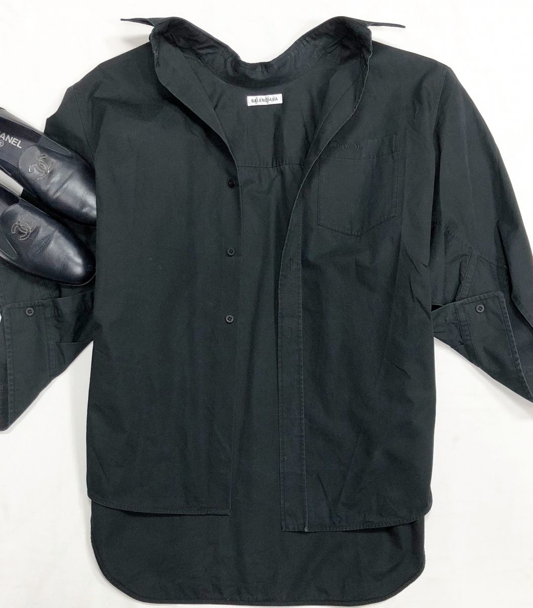 Рубашка Balenciaga размер 36 цена 31 310 руб
Лоферы Chanel размер 39.5 цена 62 620 руб