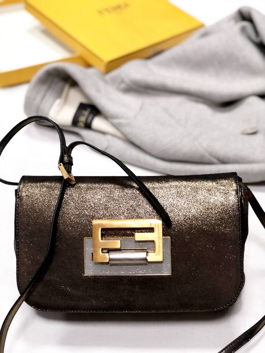 Сумочка FENDI цена 31 310
Руб