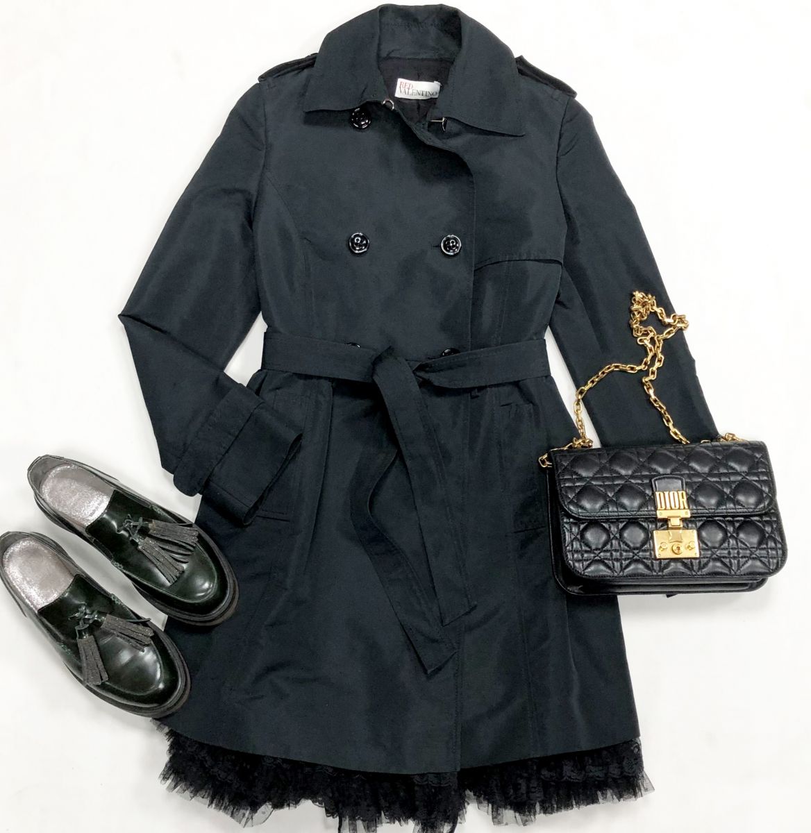 Плащ Red Valentino размер 38 цена 15 385 рубЛоферы размер 38 цена 30 770 рубСумка Christian Dior