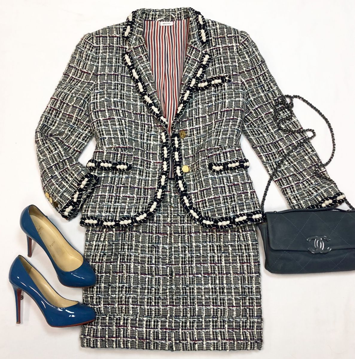 Костюм /твид/ Thom Browne размер 42 цена 29 232 руб
Туфли LOUBOUTIN размер 37 цена 7 693 руб
Сумка Chanel