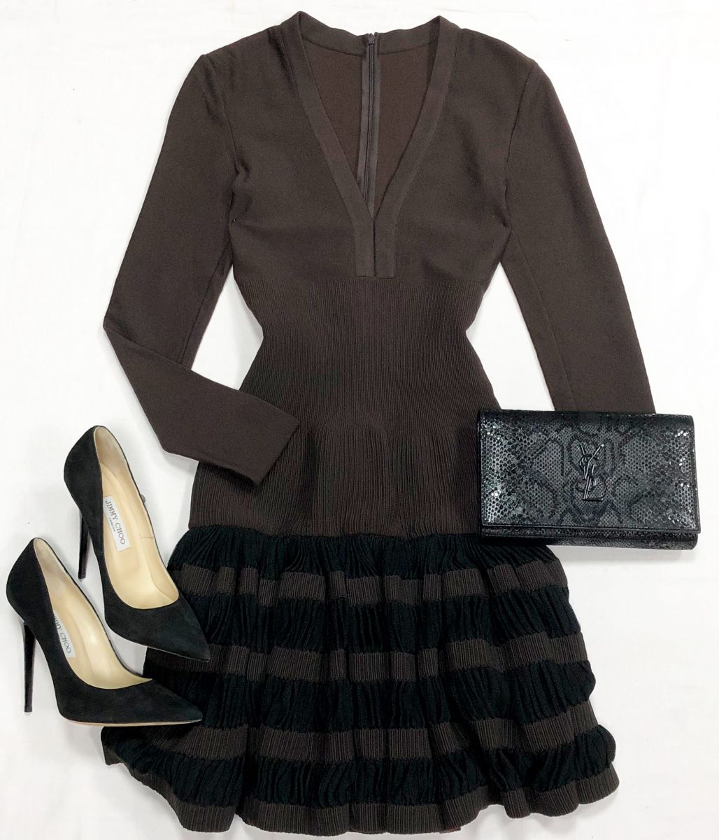 Платье Alaïa размер 36 цена 23 483 руб
Туфли Jimmy Choo размер 38.5 цена 17 221 руб
Сумочка Saint Laurent