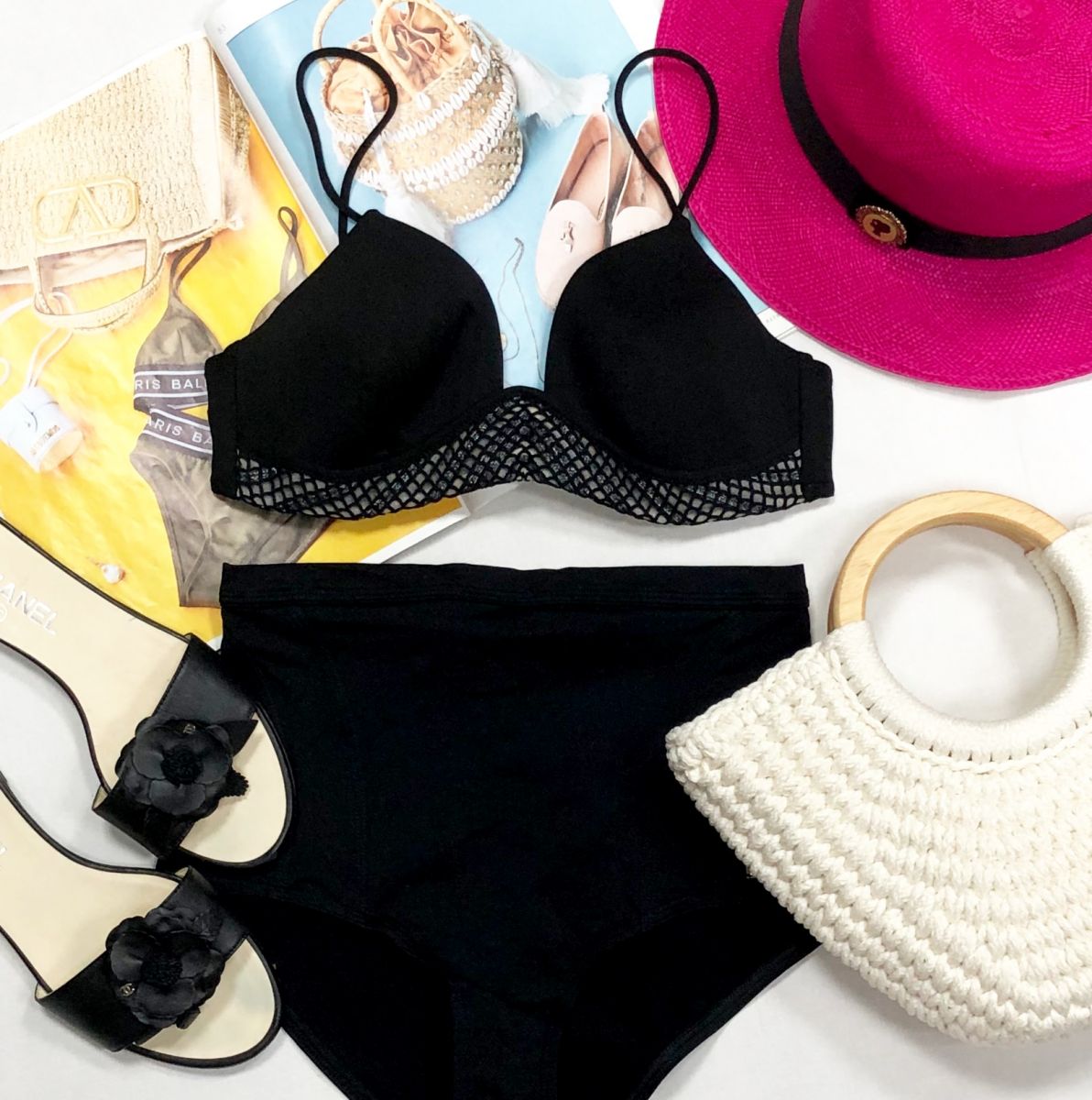 Купальник La Perla размер 44 цена 15 655 рубСабо Chanel размер 39 цена 23 483 руб