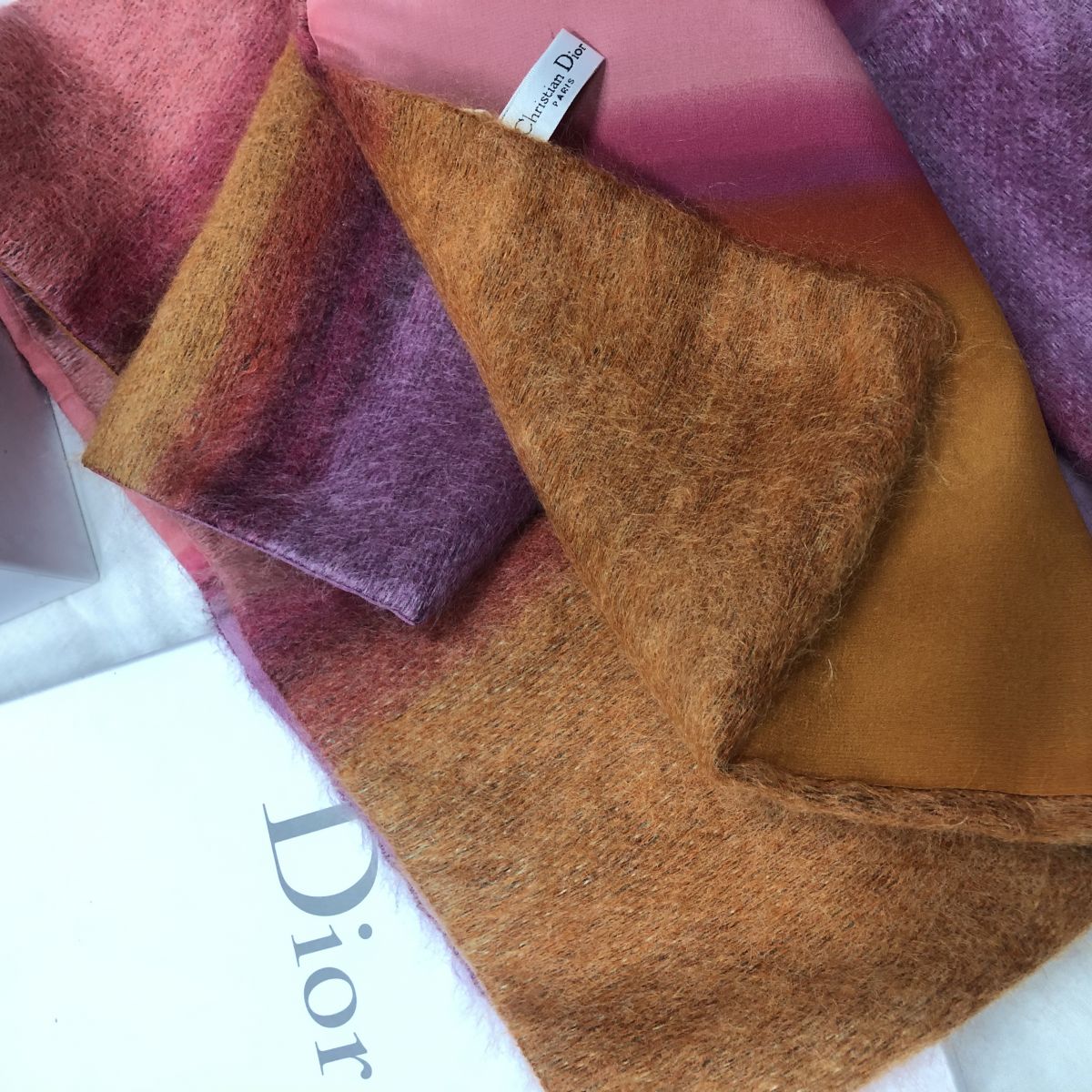 Шарф CHRISTIAN DIOR цена 23 483 руб