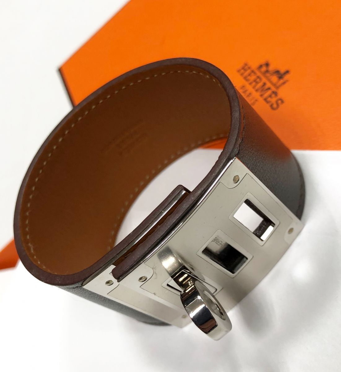 Браслет Hermes цена 31 310 руб

