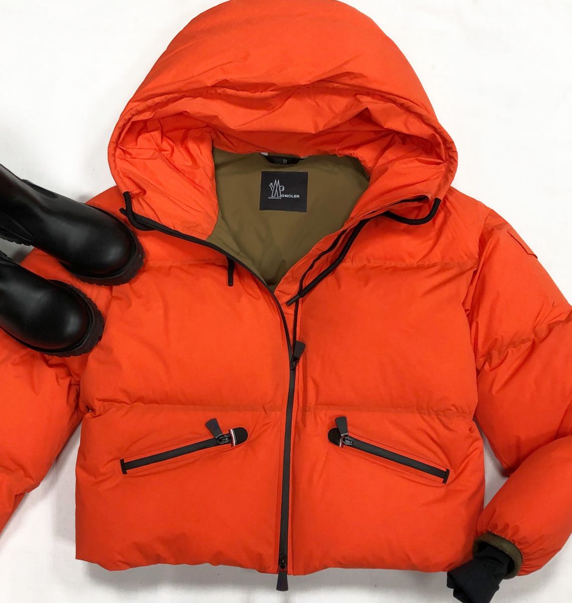 Пуховик Moncler размер цена 30 770 рубБотинки 2 Other размер 37 цена 9 231 руб