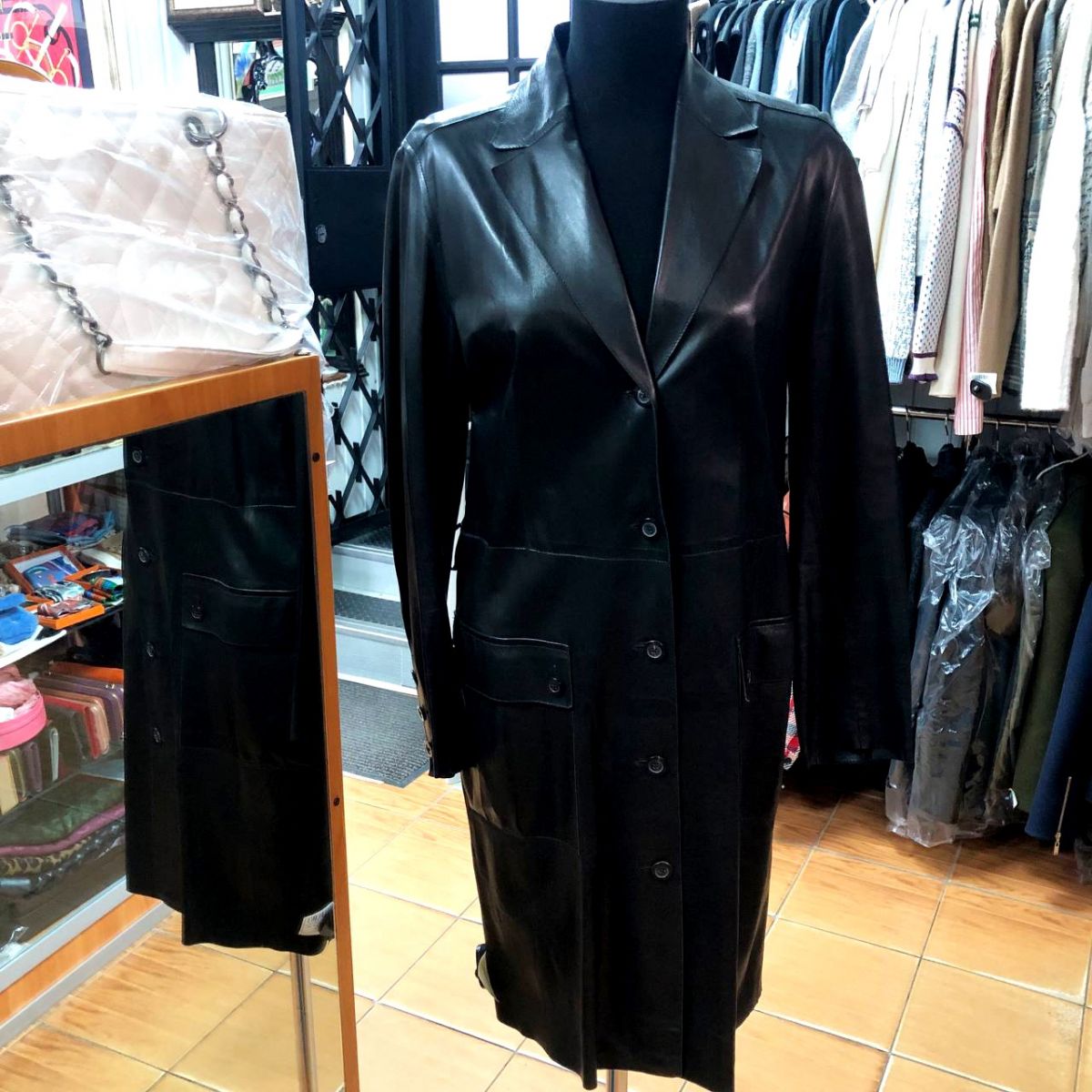 Плащ GUCCI размер 40 цена 39 
138 руб