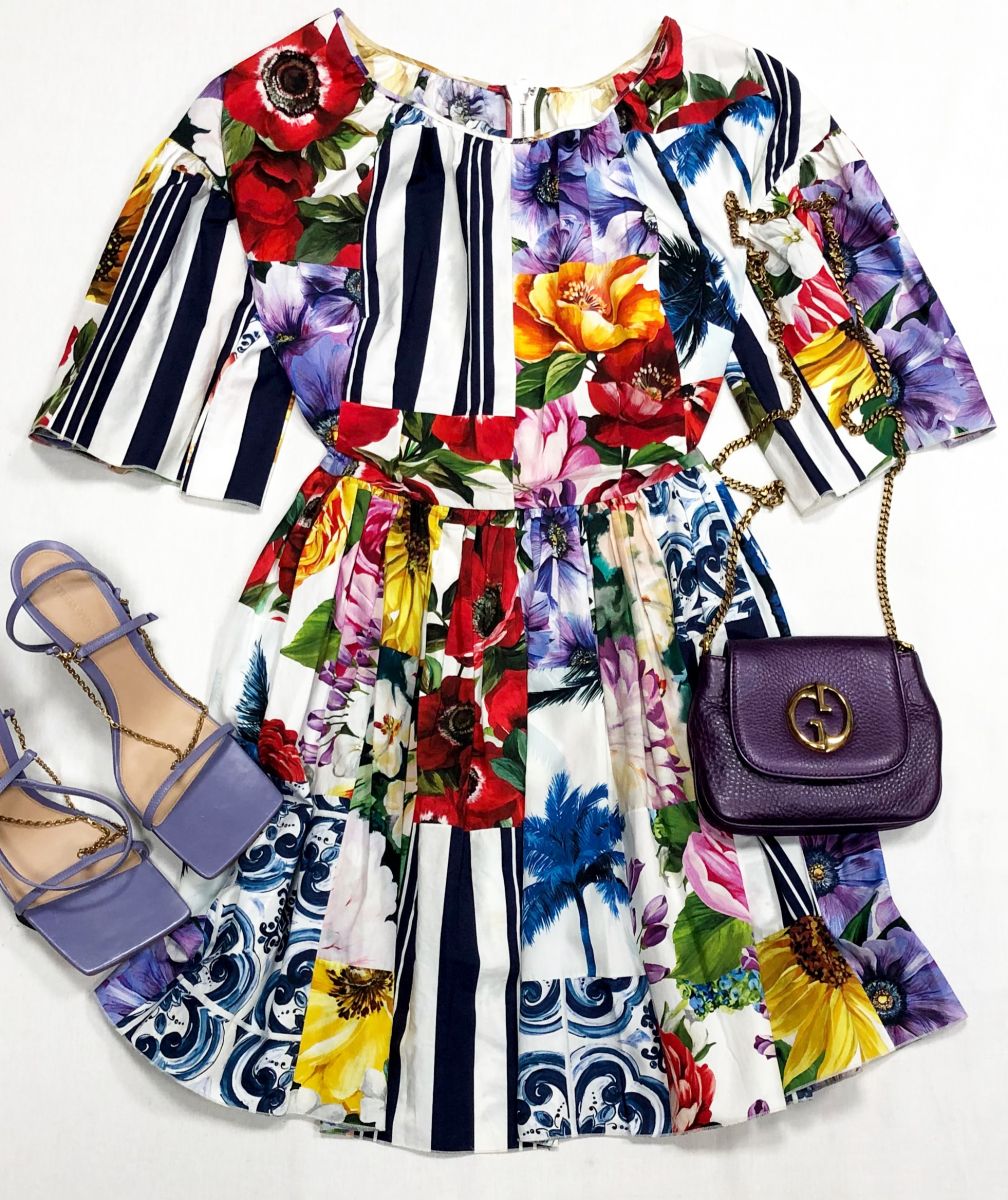 Платье Dolce Gabbana размер 38 цена 23 483 руб
Босоножки BOTTEGA VENETA размер 39.5 цена 28 179 руб
Сумка Gucci