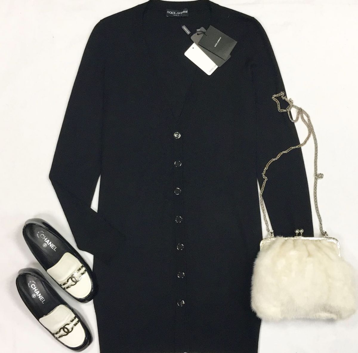 Кардиган DOLCEGABBANA размер 46 цена 9 231 руб/новый с ценником/ Лоферы CHANEL  размер 39 цена 23 077 рубСумка/мех норки