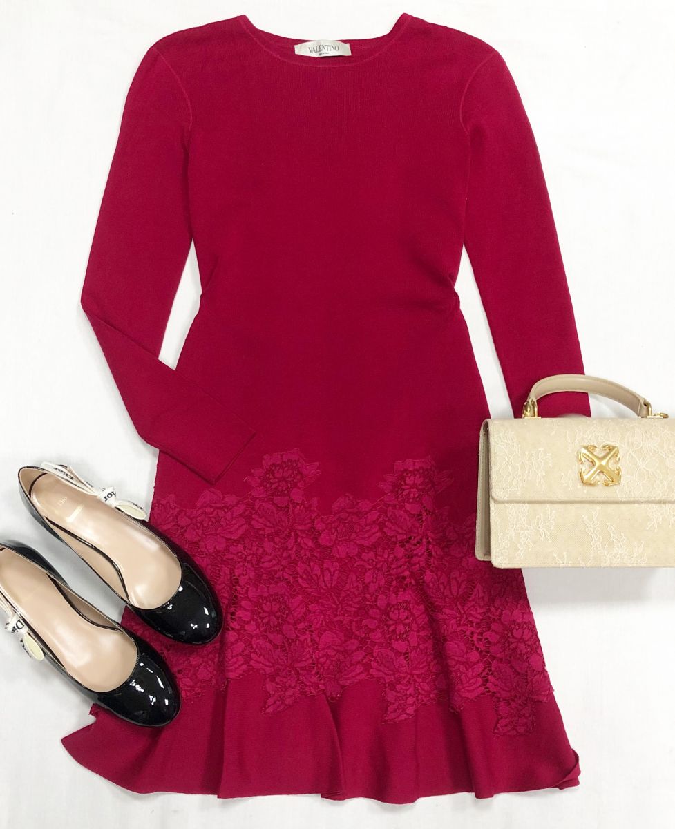 Платье / ажур / Valentino размер XS цена 23 483 руб
Туфли Christian Dior размер 38.5 цена 46 965 руб
Сумка Off White