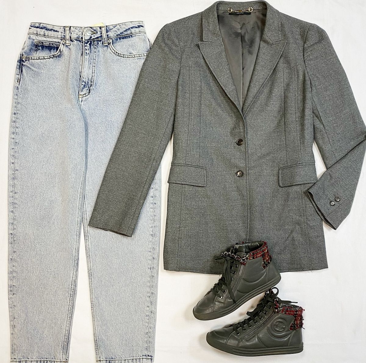 Жакет Gucci размер 46 цена 4 616 руб
Джинсы 12Storeez размер XS цена 6 154 руб 
Кеды Chanel размер 36.5 цена 7 693 руб