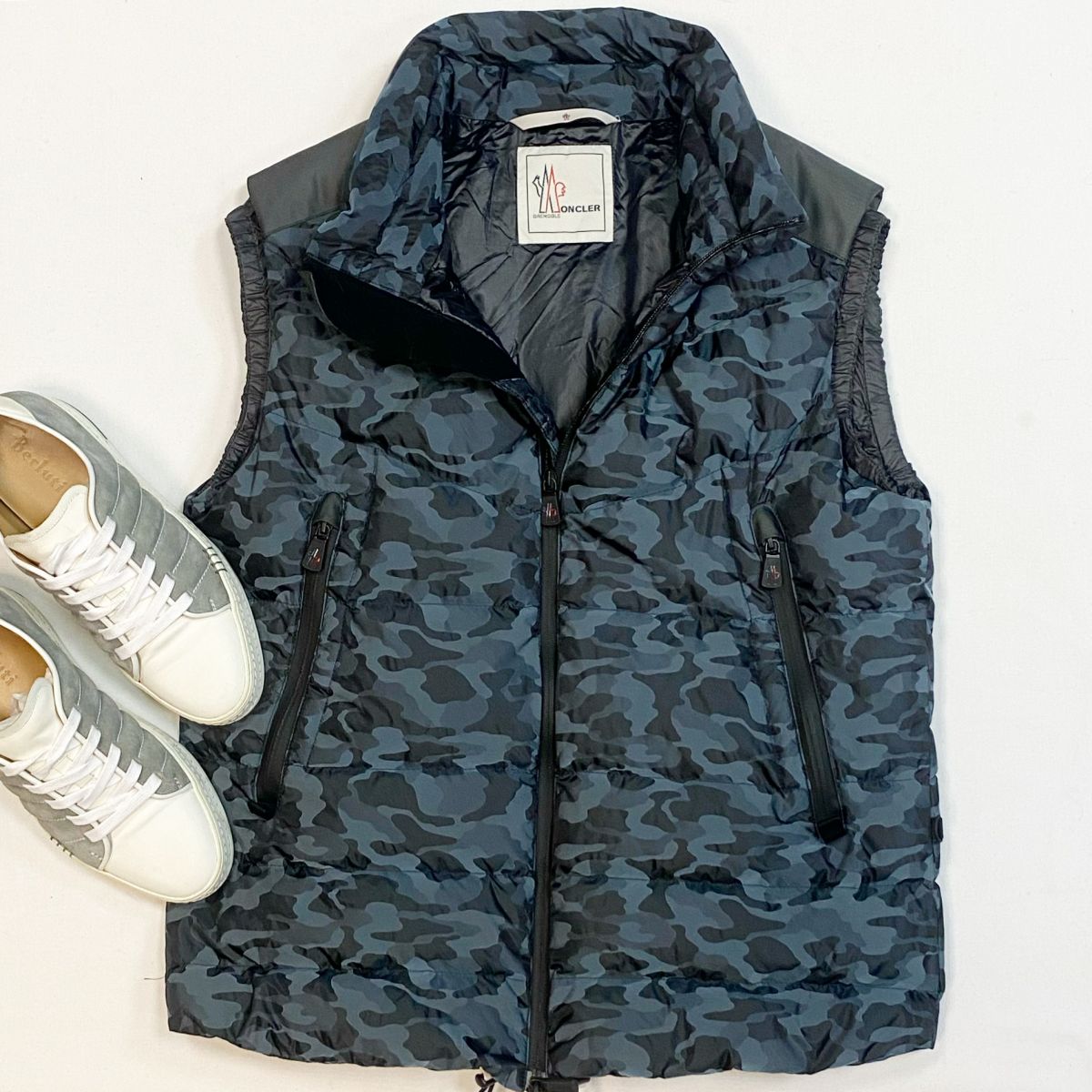 #mechtamen Жилет Moncler размер 4 цена 15 385 рубКеды Berluti размер 41 цена 15 385 руб