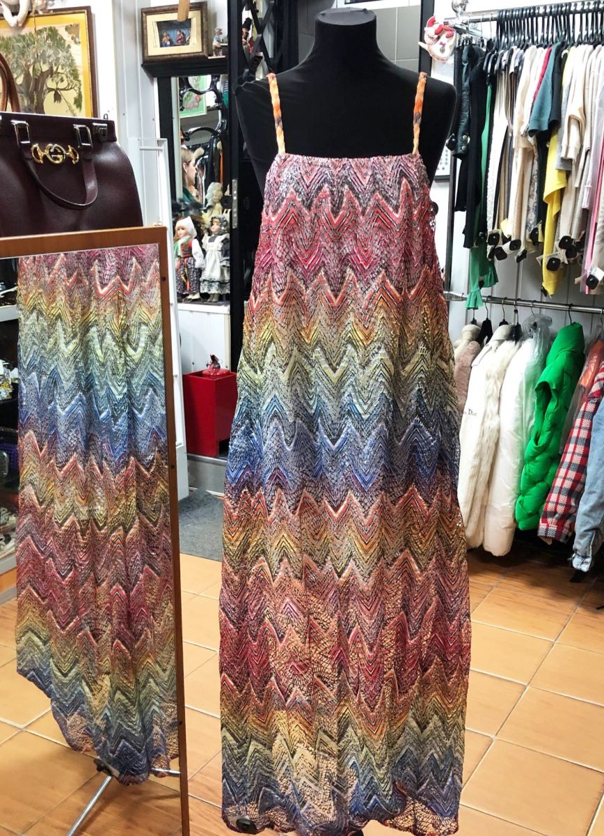 Платье размер M цена 23 483 руб
Сарафан Missoni  размер 42 цена 15 655 руб
Туника Cavalli размер 42 цена 18 786 руб