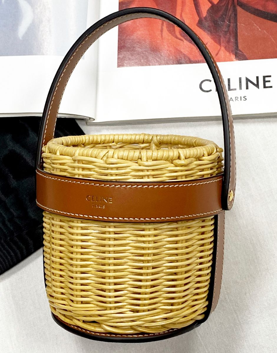 Сумочка Celine размер 9/10 цена 46 965 руб
