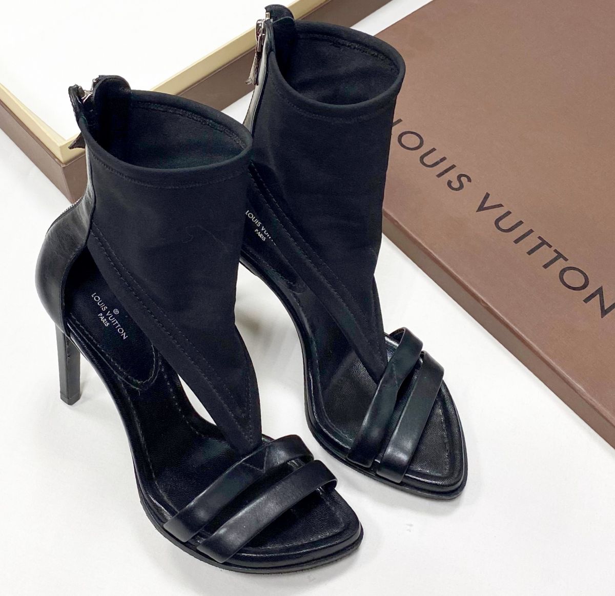 Босоножки Louis Vuitton размер 38 цена 18 786 руб