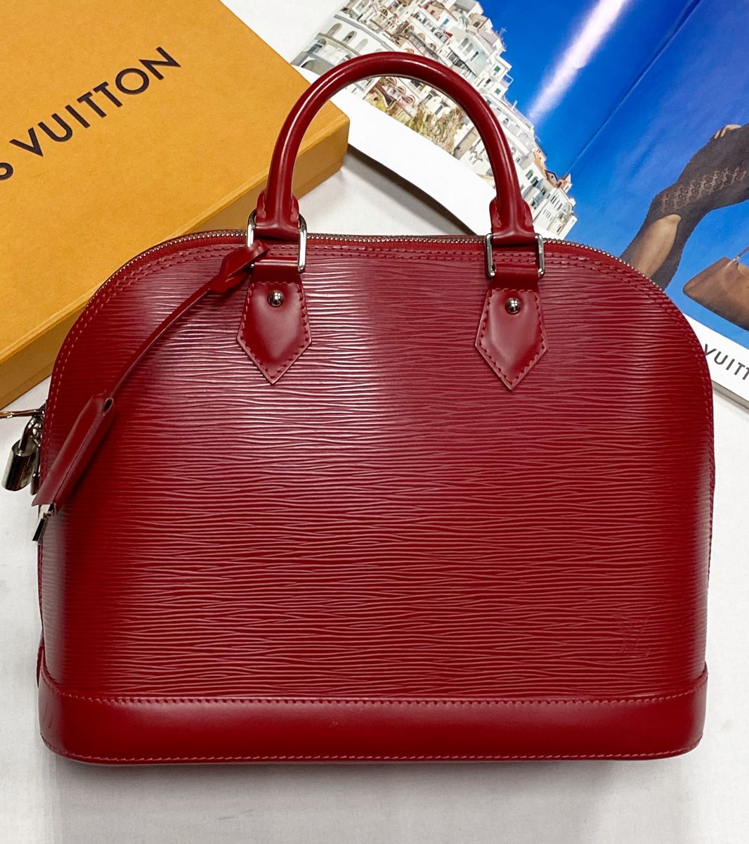 Сумка Louis Vuitton размер 30/22 цена 62 620 руб 