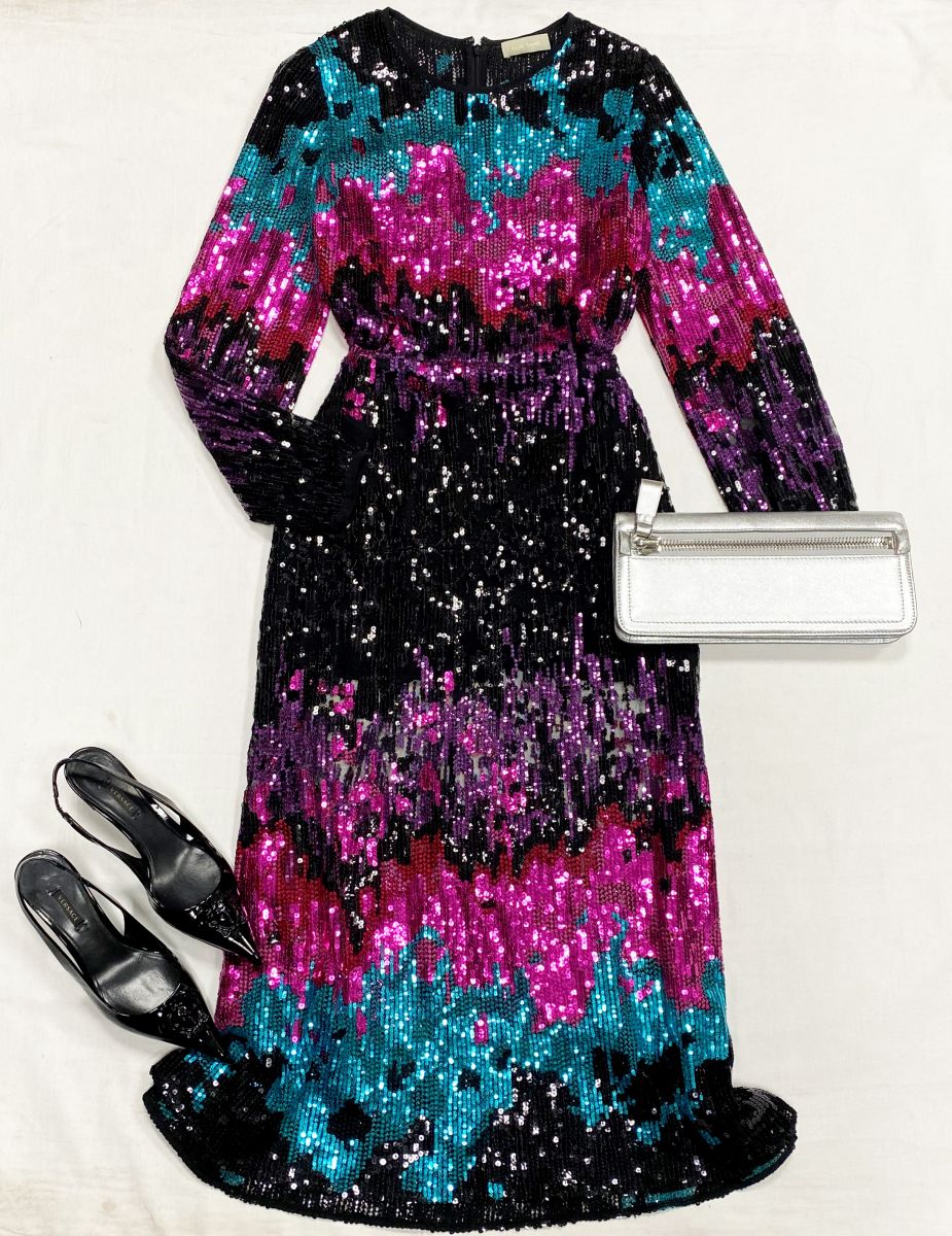 Платье/ пайетки/ Elie Saab размер 42 цена 62 620 руб
Босоножки Versace размер 37.5 цена 31 310 руб
Клатч Tom Ford 