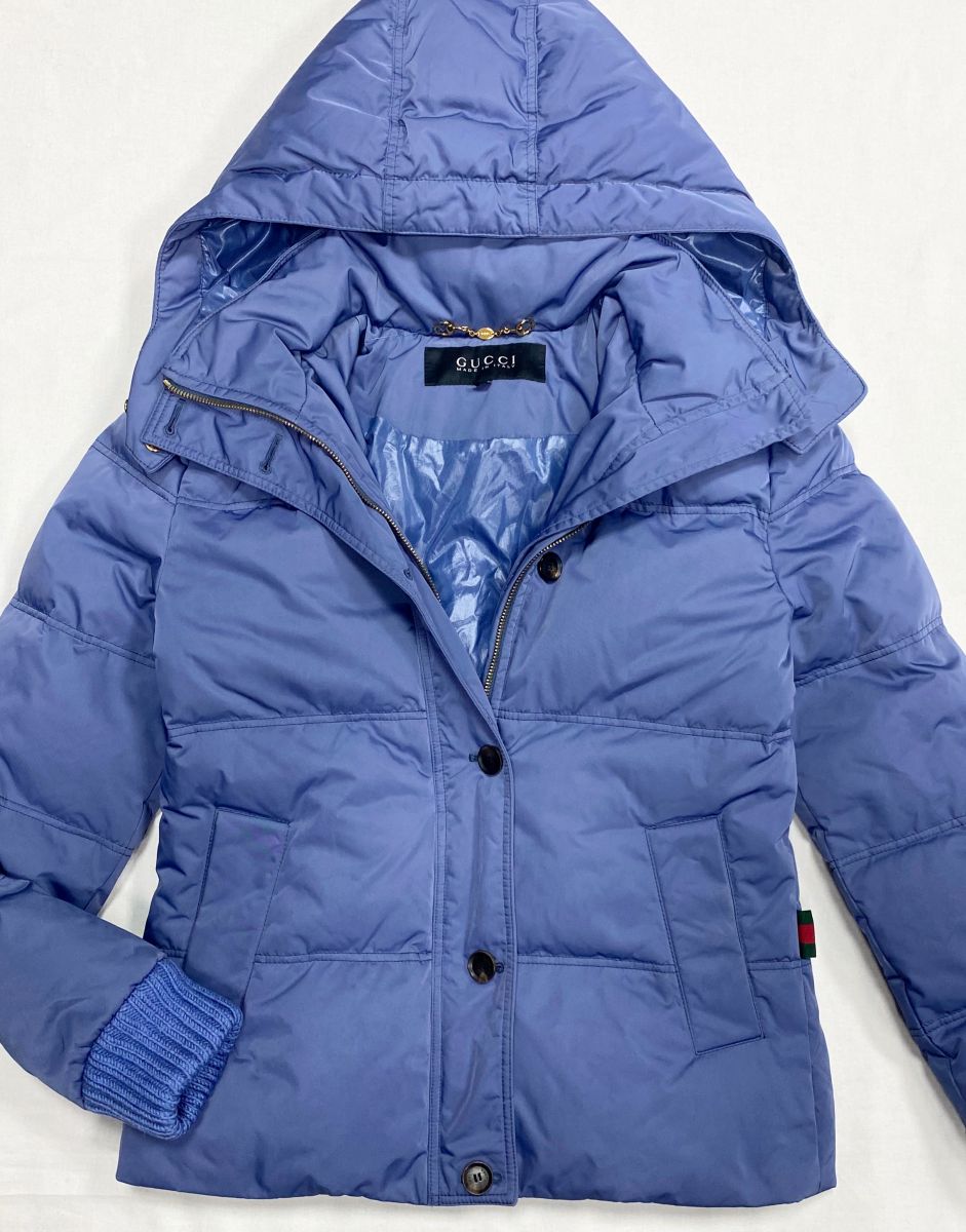 Пуховик Gucci размер 38 цена 18 786 руб
Кроссовки Bogner размер 39.5 цена 46 965 руб