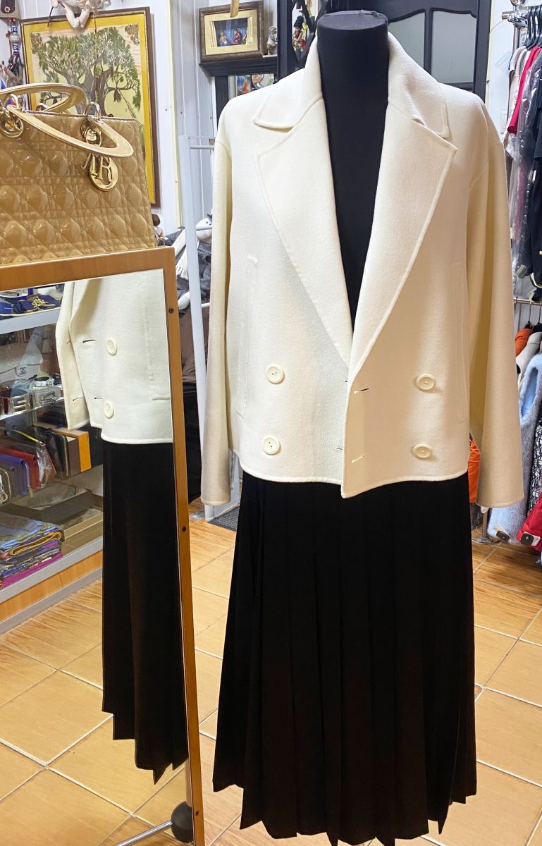 Полупальто Max Mara размер 42 цена 23 483 руб
Юбка Stella McCartney размер 42 цена 15 655 руб 
