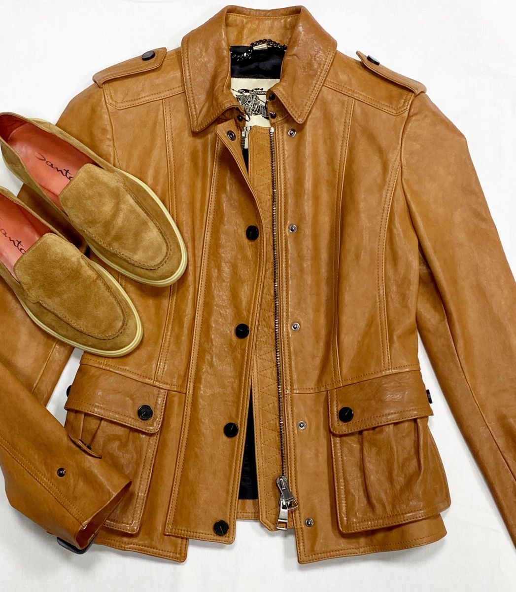 Куртка /кожа/ Burberry размер 40 цена 23 483 руб
Лоферы Santoni размер 40 цена 18 786 руб