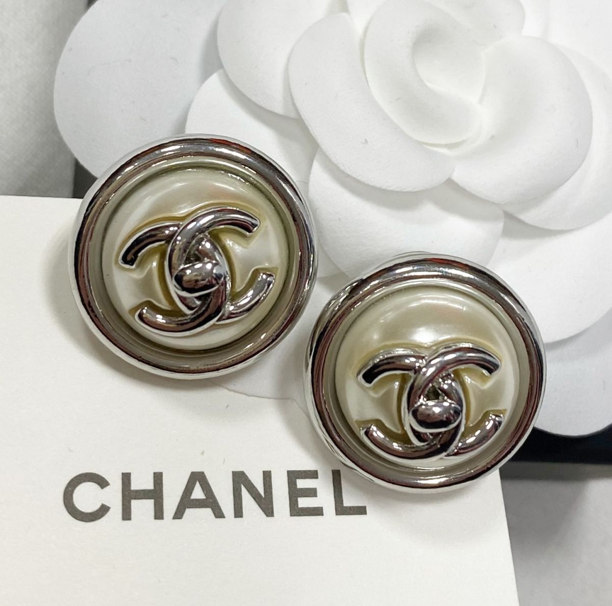 Серьги Chanel цена 39 138  руб / упаковка /