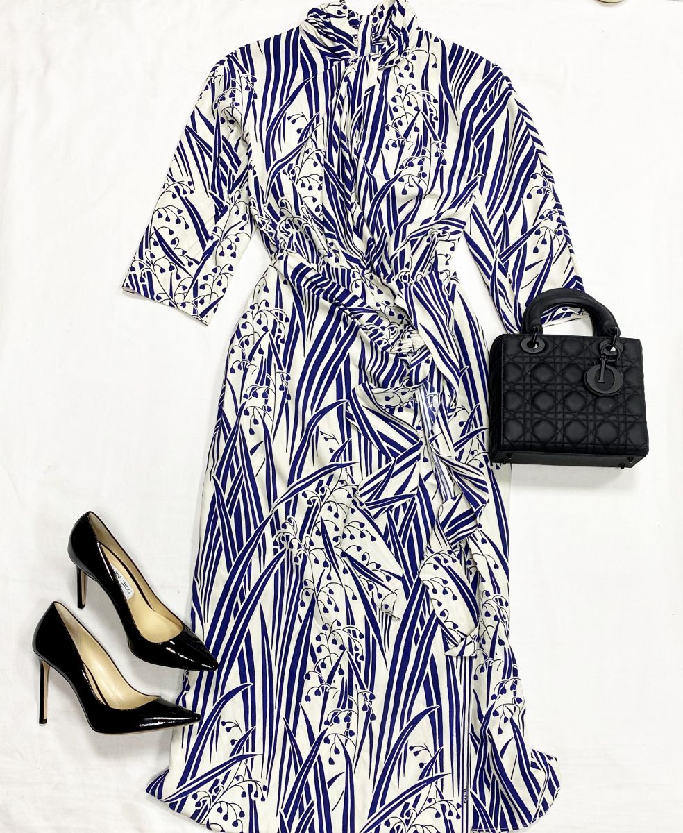 Платье Prada размер 40 цена 39 138 руб
Туфли Jimmy Choo размер 39.5 цена 23 483 руб
Сумка Christian Dior 