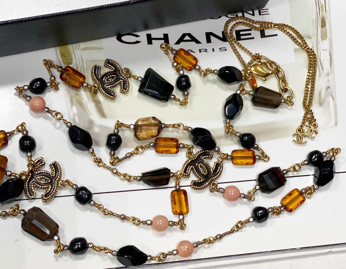 Бусы Chanel цена 70 448 руб 