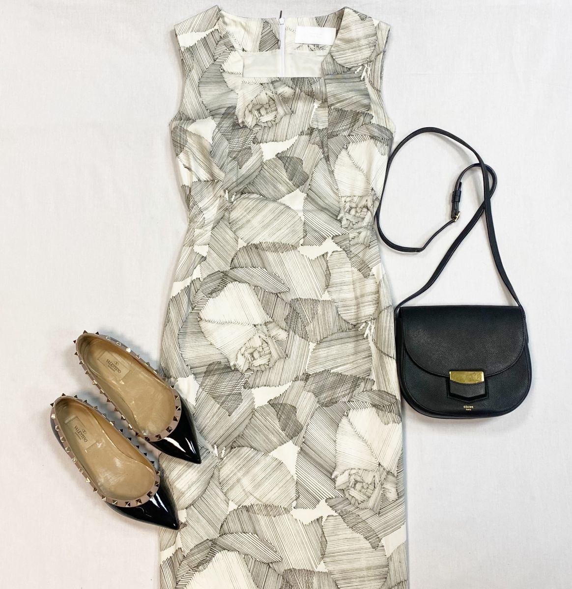 Платье Boss размер 40 цена 4 616 руб
Балетки Valentino размер 37 цена 15 385 руб
Сумка Celine 