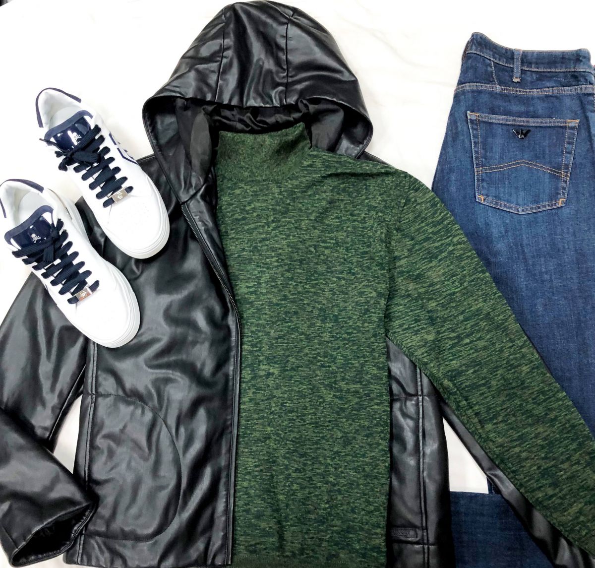 #Mechtamen
Куртка TRUSSARDI размер 56 цена 10 959 руб 
Свитер ANTONIO MARRAS размер XXL цена 7 828 руб 
Джинсы ARMANI JEANS размер 34 цена 7 828 руб 
Кеды PHILIPP PLEIN размер 44 цена 18 768 руб