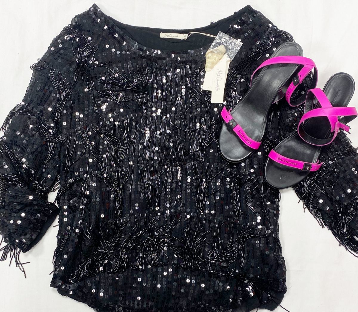 Кофта /пайетки/ бисер/ размер 40 цена 26 155 руб
Босоножки Balenciaga размер 40 цена 23 078 руб