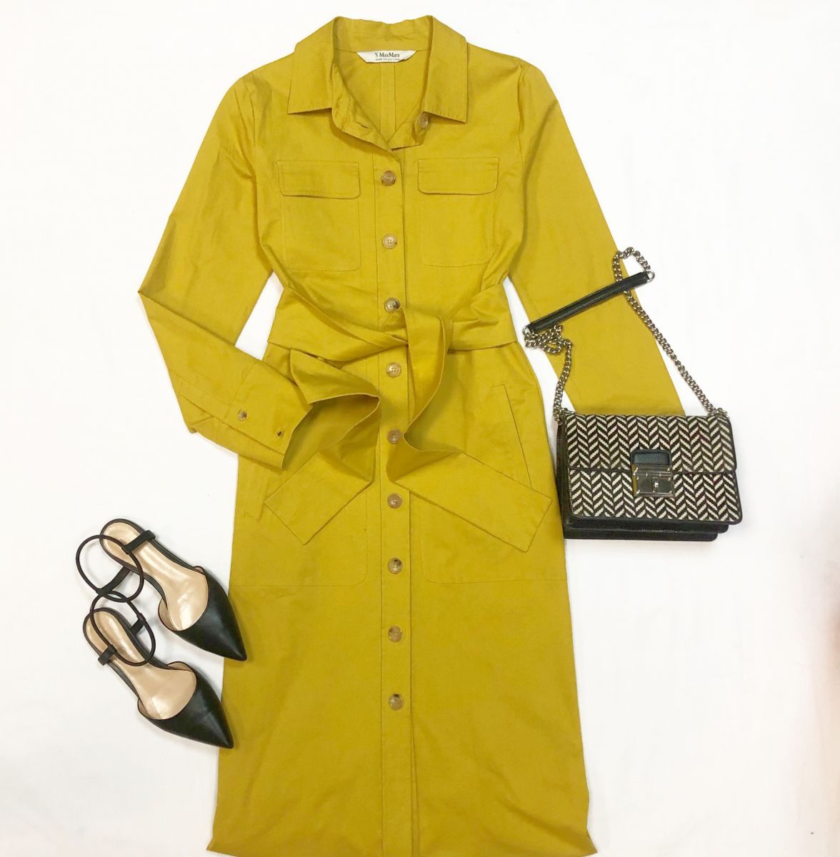Платье Max Mara размер 40 цена 15 385 руб
Босоножки Gianvito Rossi размер 36.5 цена 6 153 руб
Сумка Dolce Gabbana