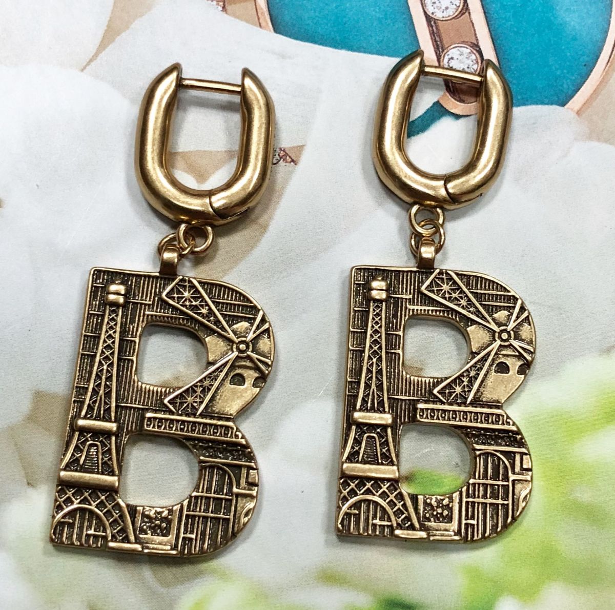 Серьги Balenciaga цена 9 393 руб