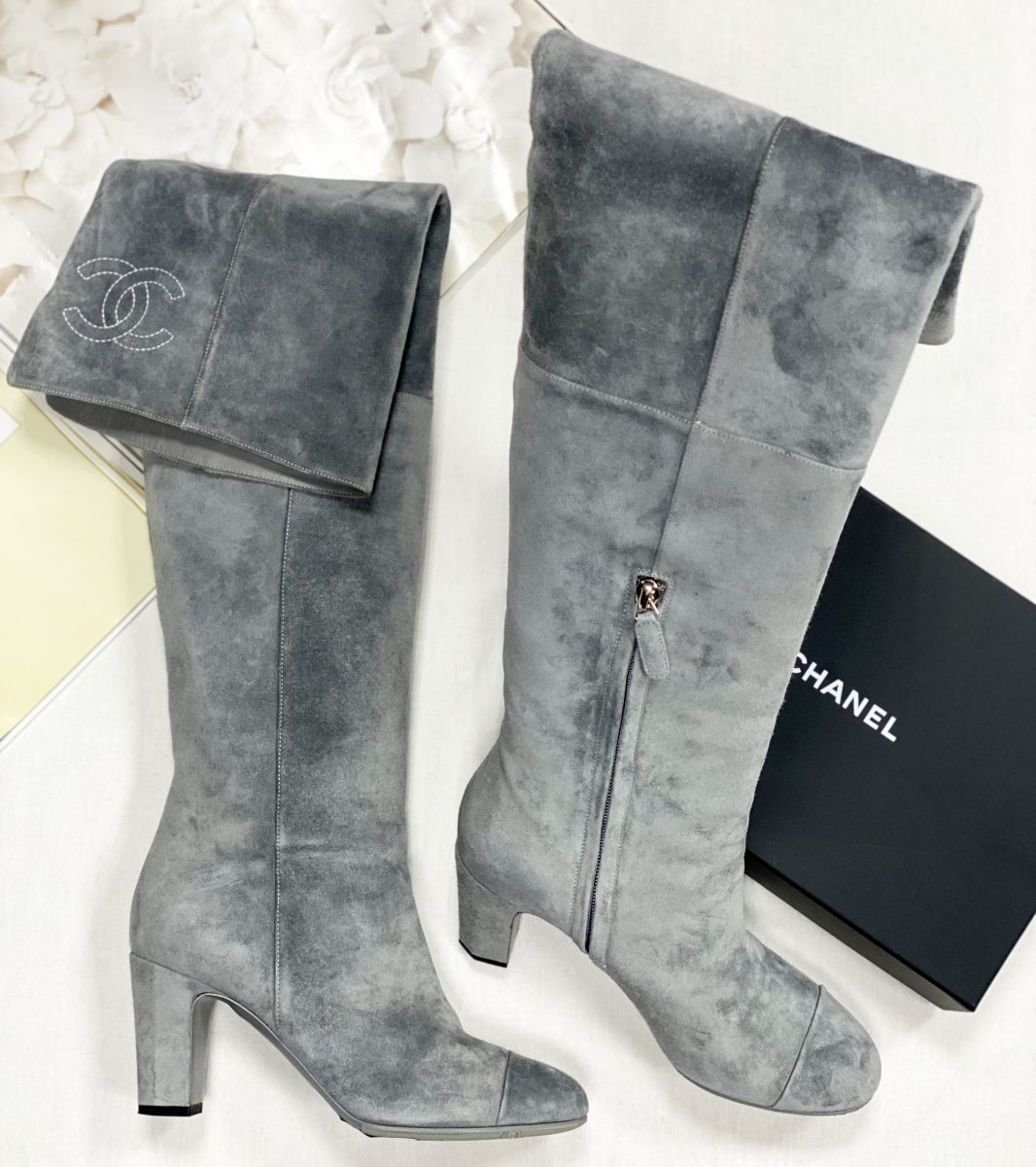 Сапоги /замша/ Chanel размер 37 цена 30 770 руб
