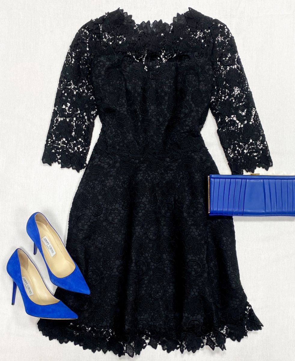 Платье/ ажур/ Ermanno Scervino размер 40 цена 23 483 руб
Туфли Jimmy Choo размер 36 цена 15 655 руб
Клатч Louboutin 