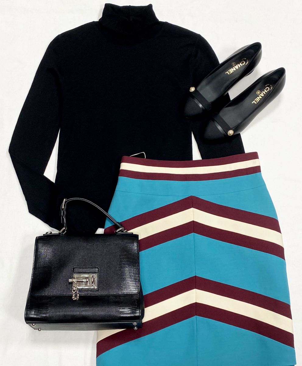 Юбка Valentino размер 40 цена 15 655 руб
Водолазка Valrntino размер S цена 9 393 руб
Туфли Chanel размер 37.5 цена 62 620 руб
Сумка Dolce Gabbana 