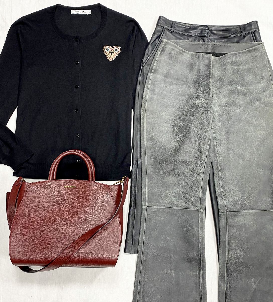 Кофта- Кардиган Christian Dior размер 42 цена 10 959 руб
Ботинки Massimo Dutti размер XS цена 12 524 руб
Брюки/ кожа/ размер S цена 12 524 руб
Сумка Coccinelle