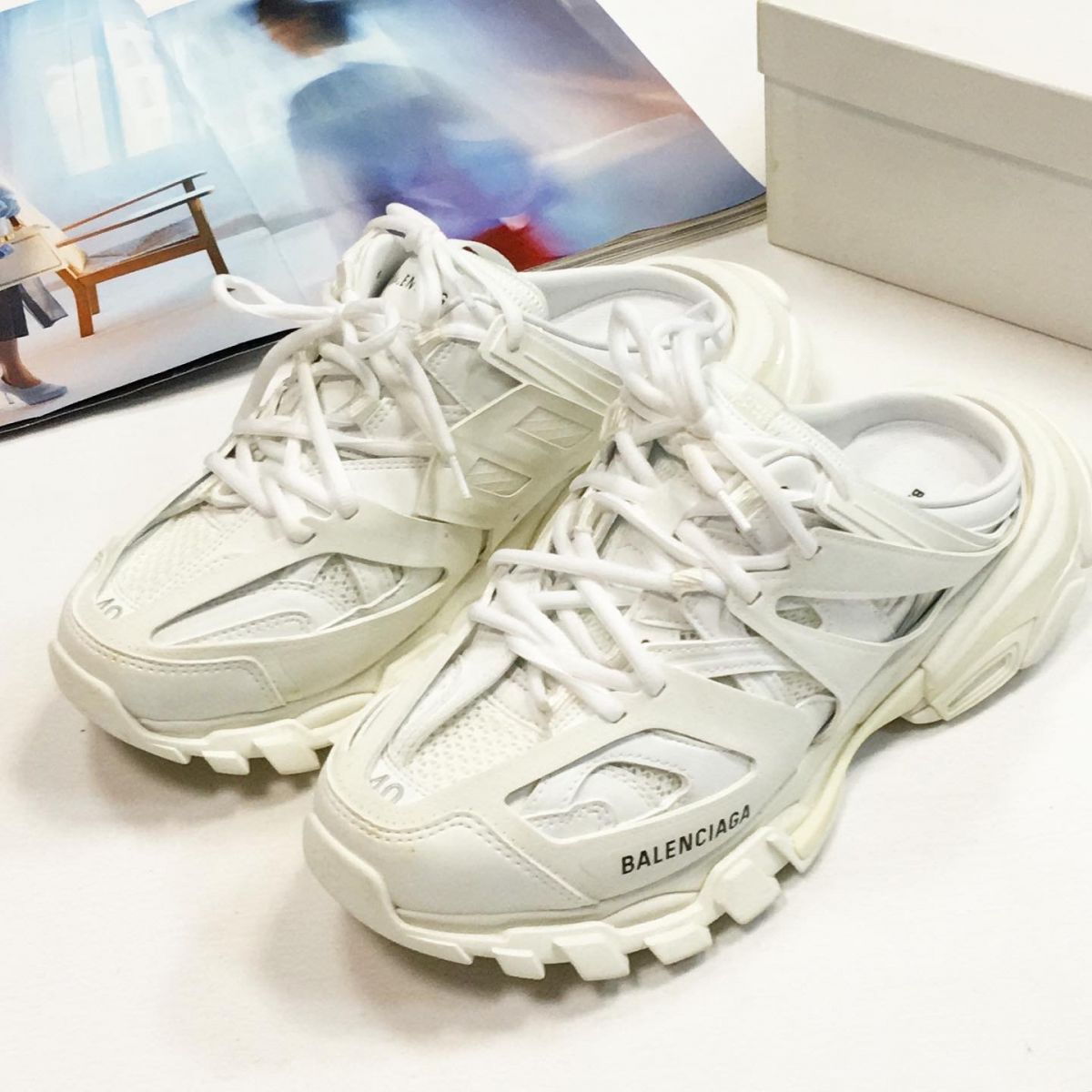 Кроссовки BALENCIAGA  размер 40 цена 30 770 руб 