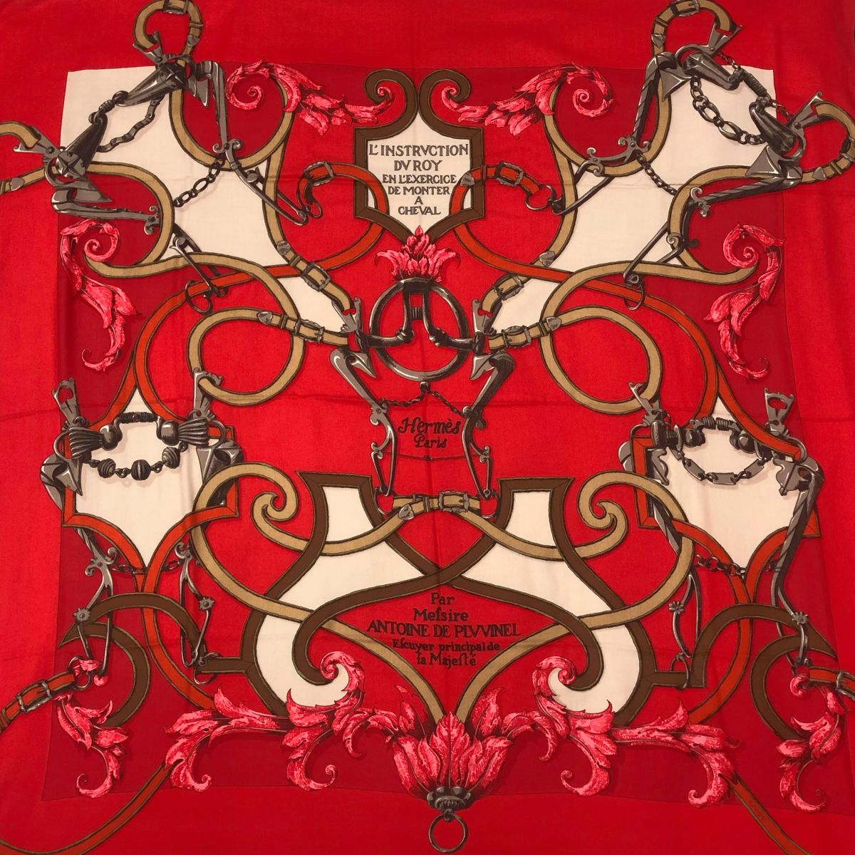 Палантин HERMES размер 130/130 цена 76 925 руб /в коробке/ новый/