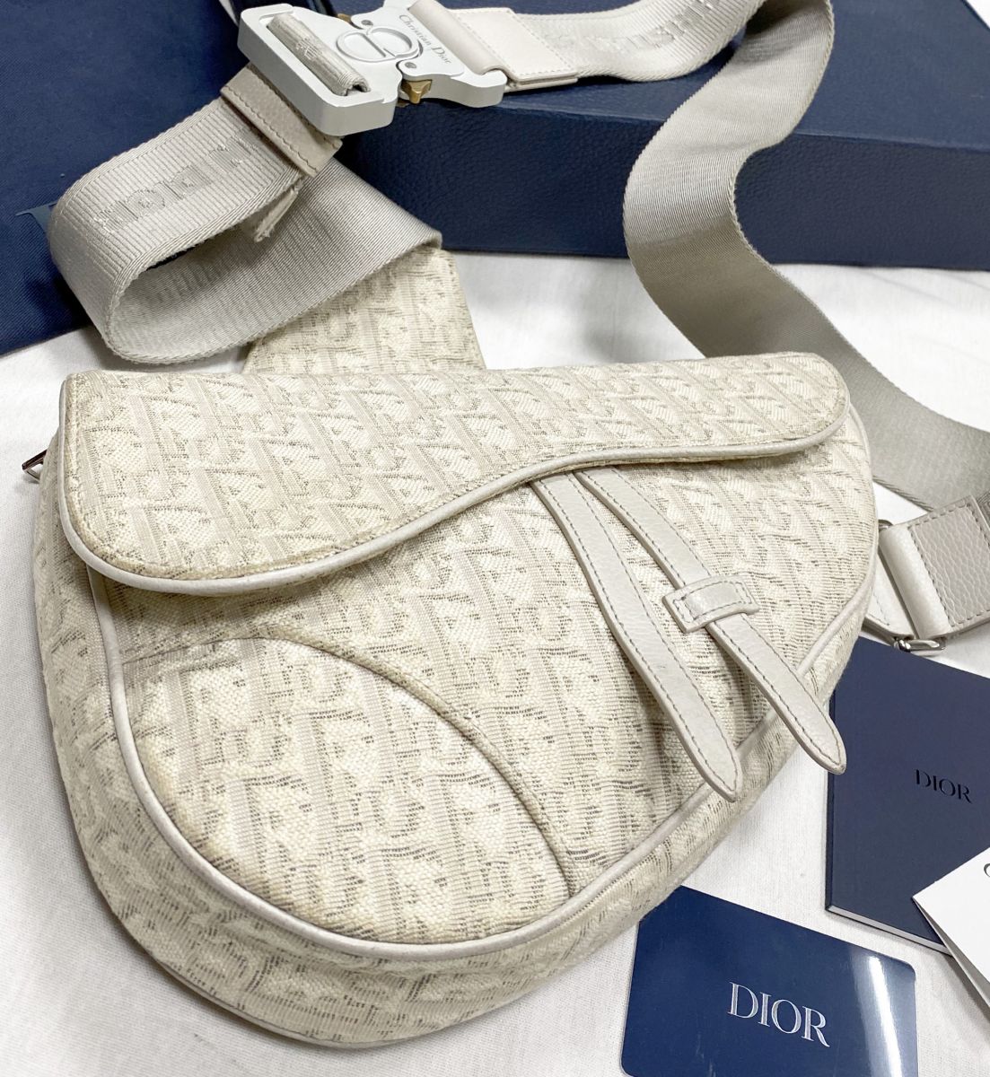 Сумка на плечо Christian Dior размер 25/17 цена 156 550 руб / документы / упаковка /